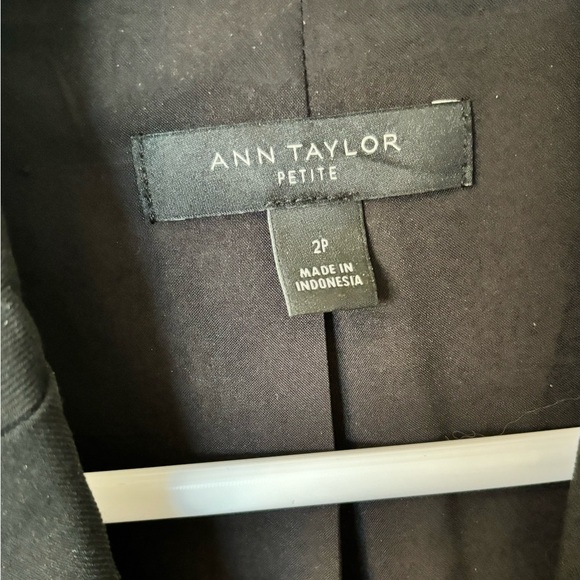 Ann Taylor Long One-Button Blazer Bi-Stretch Petite 2P - Picture 5 of 7